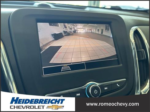 Used 2023 Chevrolet Equinox LT FWD image 22