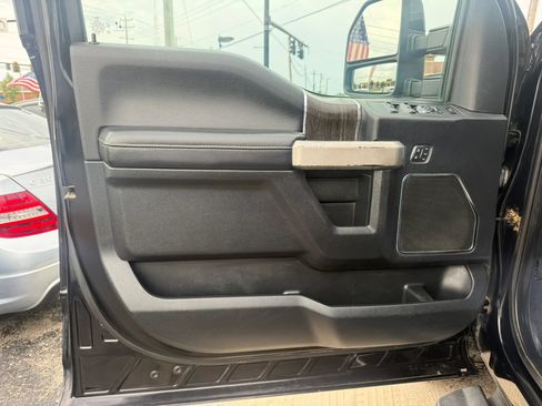 Used 2020 Ford F250 Lariat w/ Lariat Value Package AWD/4WD image 11