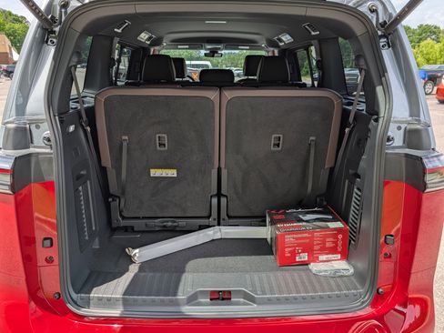 Used 2025 Volkswagen ID. Buzz Pro S Plus RWD image 18