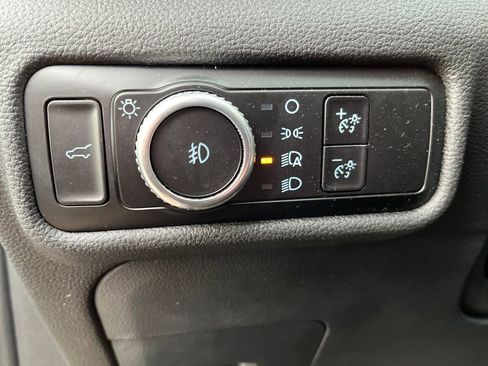 Used 2023 Ford Explorer XLT w/ Equipment Group 202A image 30