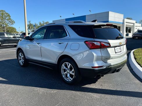Used 2019 Chevrolet Equinox LT w/ Sun & Navigation Package image 8