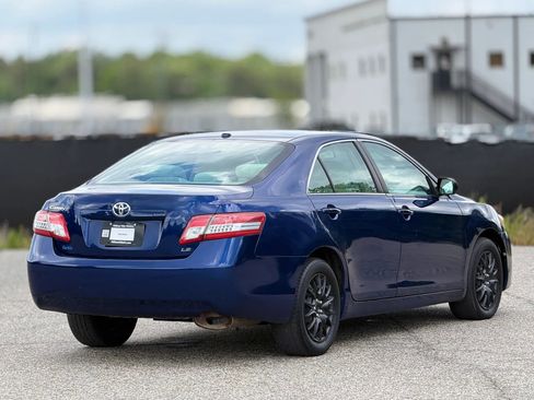 Used 2011 Toyota Camry LE FWD image 9