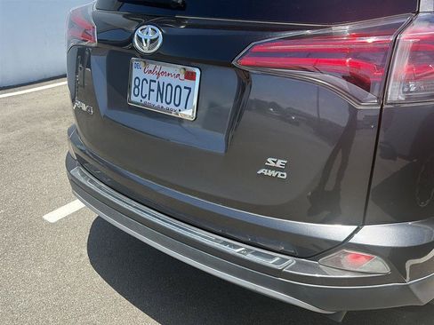 Used 2018 Toyota RAV4 SE w/ Power Extra Value Package AWD/4WD image 9