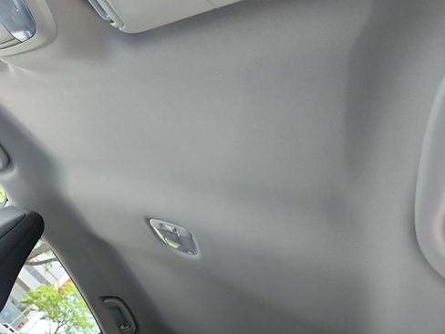 Used 2025 Subaru Crosstrek 2.5i Premium AWD/4WD image 33