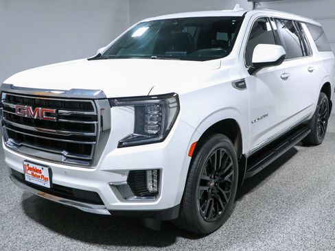 Used 2023 GMC Yukon XL SLT AWD/4WD image 37