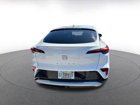 Used 2025 Buick Envista Sport Touring image 8