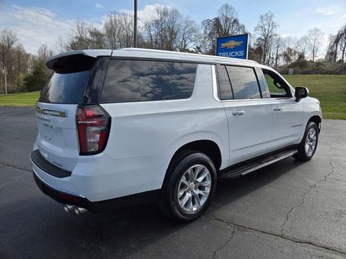 Used 2023 Chevrolet Suburban Premier AWD/4WD image 8