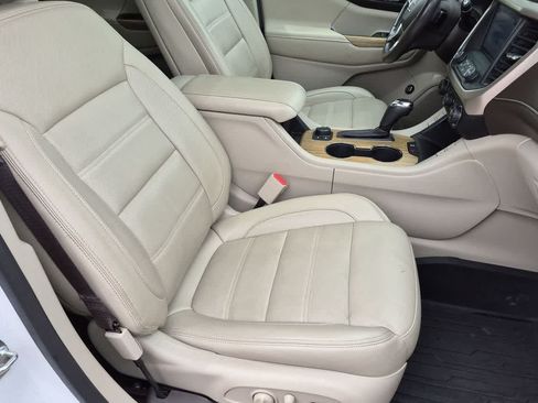 Used 2019 GMC Acadia Denali w/ Technology Package AWD/4WD image 22