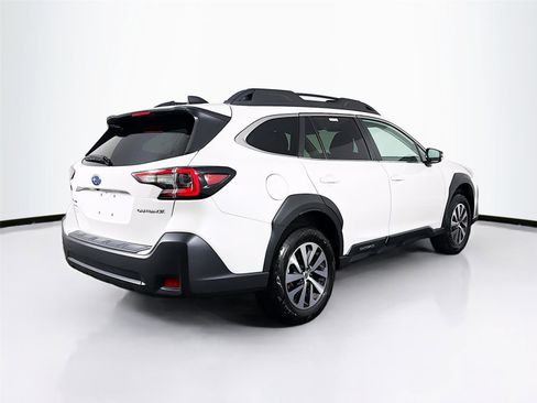 Used 2024 Subaru Outback Premium image 7