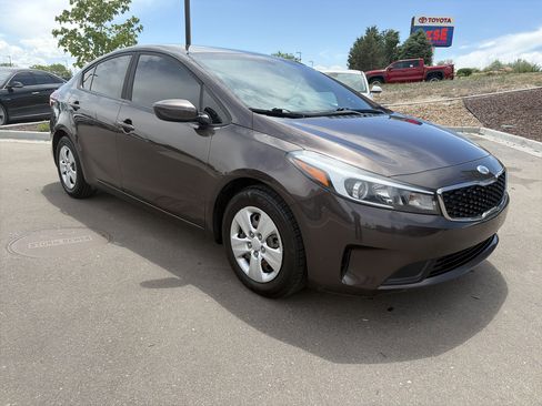 Used 2018 Kia Forte LX FWD image 3