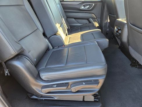 Used 2024 Chevrolet Suburban LT image 15