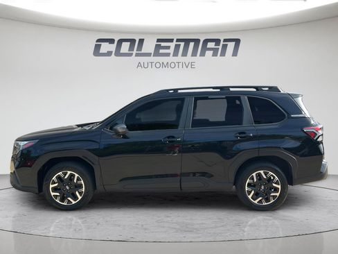 Used 2025 Subaru Forester Premium AWD/4WD image 5