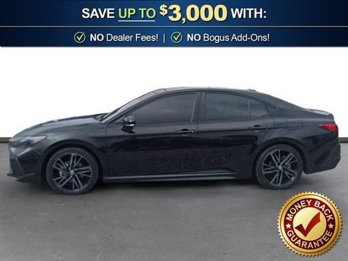 Used 2025 Toyota Camry XSE FWD image 2