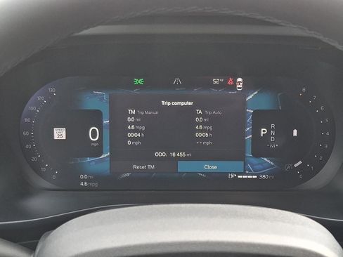 Certified 2023 Volvo XC40 B5 Plus w/ Protection Package Premier image 22