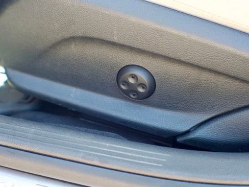 Used 2015 Mercedes-Benz C 300 4MATIC Sedan image 38