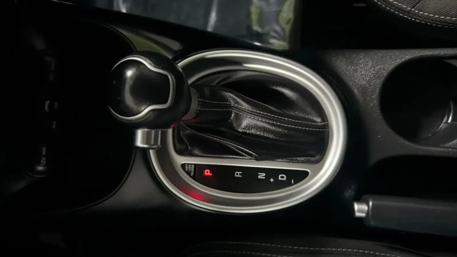 Used 2018 Kia Soul + FWD image 13