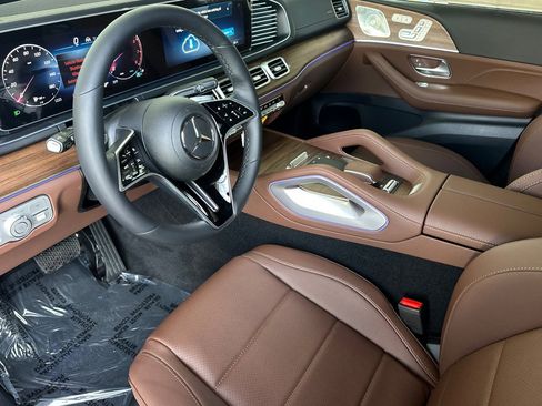 New 2026 Mercedes-Benz GLS 450 4MATIC image 15