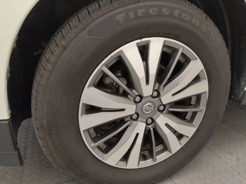 Used 2020 Nissan Pathfinder SL FWD image 31
