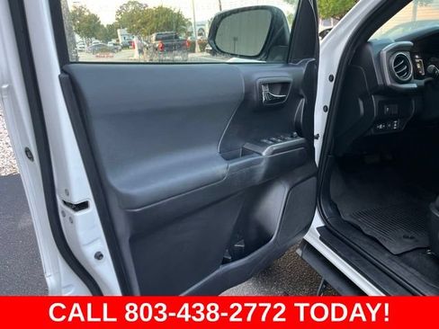 Used 2021 Toyota Tacoma TRD Sport w/ Technology Package AWD/4WD image 5
