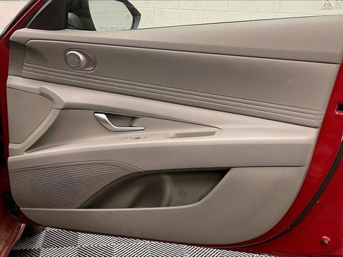Certified 2025 Hyundai Elantra Sport image 21