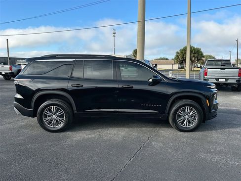 New 2026 Chevrolet Traverse LT image 3