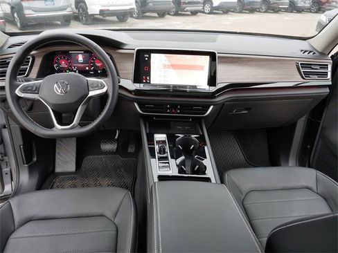 Certified 2025 Volkswagen Atlas SEL image 23