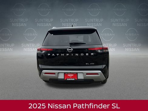 New 2025 Nissan Pathfinder SL image 5