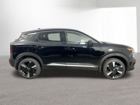 New 2025 Nissan Kicks SR w/ Illumination Package image 32