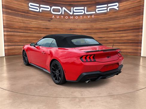 Used 2025 Ford Mustang GT Premium image 3