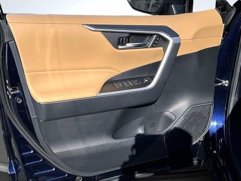 Used 2023 Toyota RAV4 XLE Premium image 20