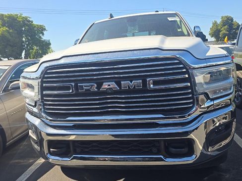 Used 2022 RAM 2500 Laramie AWD/4WD image 3