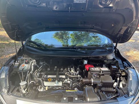Used 2025 Nissan Versa SV FWD image 32