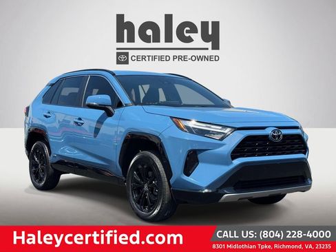 Used 2025 Toyota RAV4 SE AWD/4WD image 1