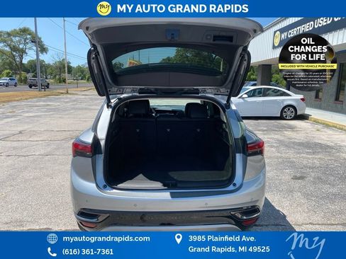 Used 2023 Buick Envision Essence w/ Sport Touring Package AWD/4WD image 9