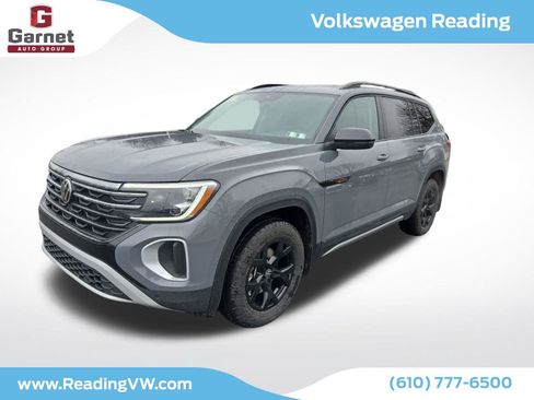 New 2026 Volkswagen Atlas Peak Edition image 1