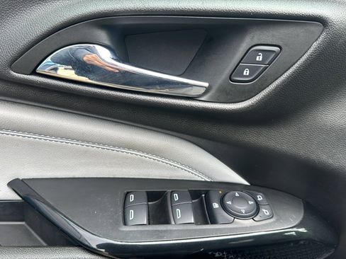 Used 2025 Chevrolet Trax LT w/ Driver Confidence Package image 15