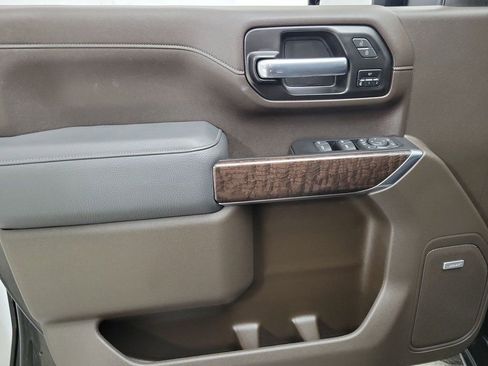 Certified 2022 GMC Sierra 2500 Denali w/ Denali Black Diamond Edition image 16