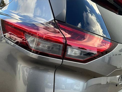 Used 2023 Nissan Rogue SV image 23