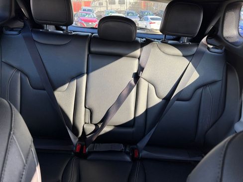 Used 2025 Jeep Compass Limited image 33