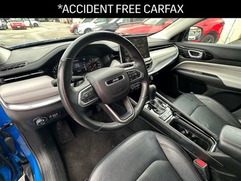 Used 2022 Jeep Compass Limited w/ Mopar Graphics Package image 3