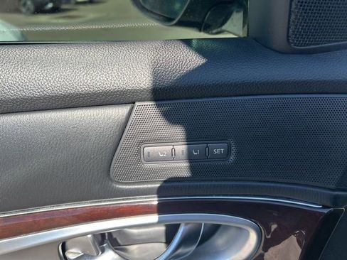 Used 2015 INFINITI Q70 L 3.7 AWD/4WD image 9