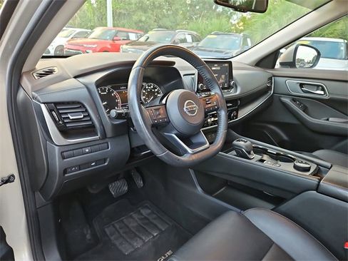 Used 2021 Nissan Rogue SL image 16