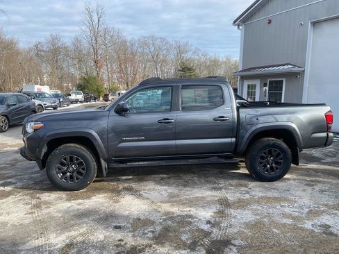 Used 2021 Toyota Tacoma SR5 image 9