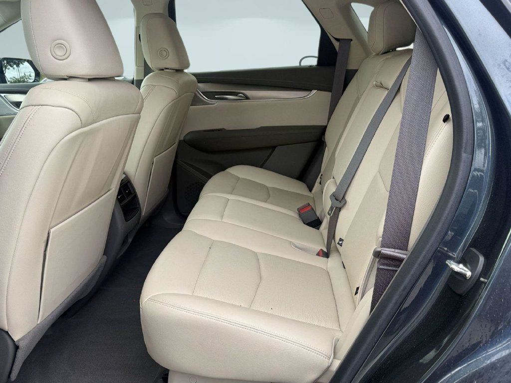 Used 2021 Cadillac XT5 Premium Luxury AWD/4WD image 13