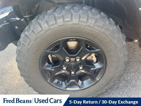 Used 2023 Jeep Gladiator Sport AWD/4WD image 19
