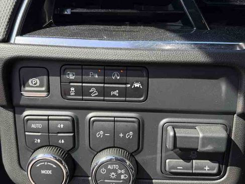 Used 2025 Chevrolet Suburban RST w/ Sun And Tow Package image 25