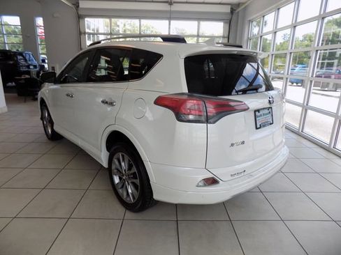 Used 2017 Toyota RAV4 Platinum FWD image 5