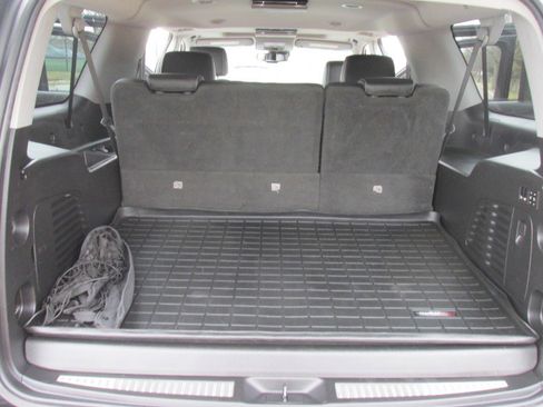 Used 2019 GMC Yukon XL SLT w/ Premium Edition image 97