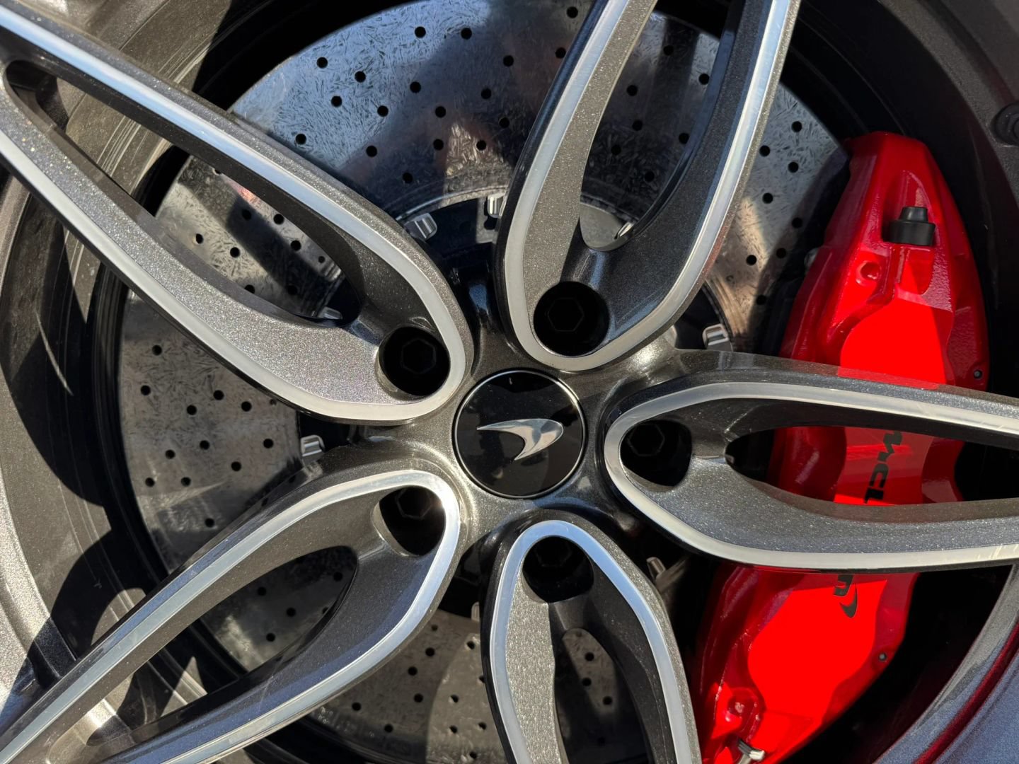 Used 2019 McLaren 570S Spider RWD image 38