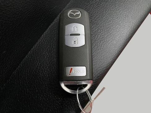 Used 2013 MAZDA MAZDA3 i Grand Touring image 28